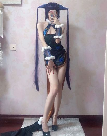 美女擦防晒霜_BD国语在线手机播放