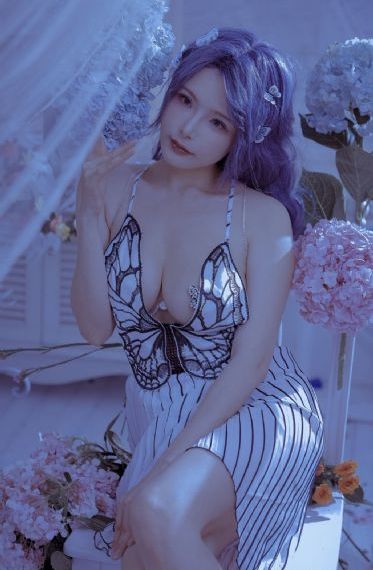 穿着OP装人妻出轨上司_电影未删减版