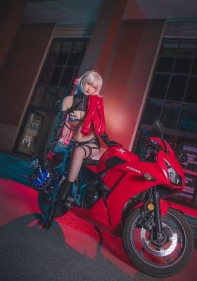 男生吃女生的胸罩视频_HD高清完整版